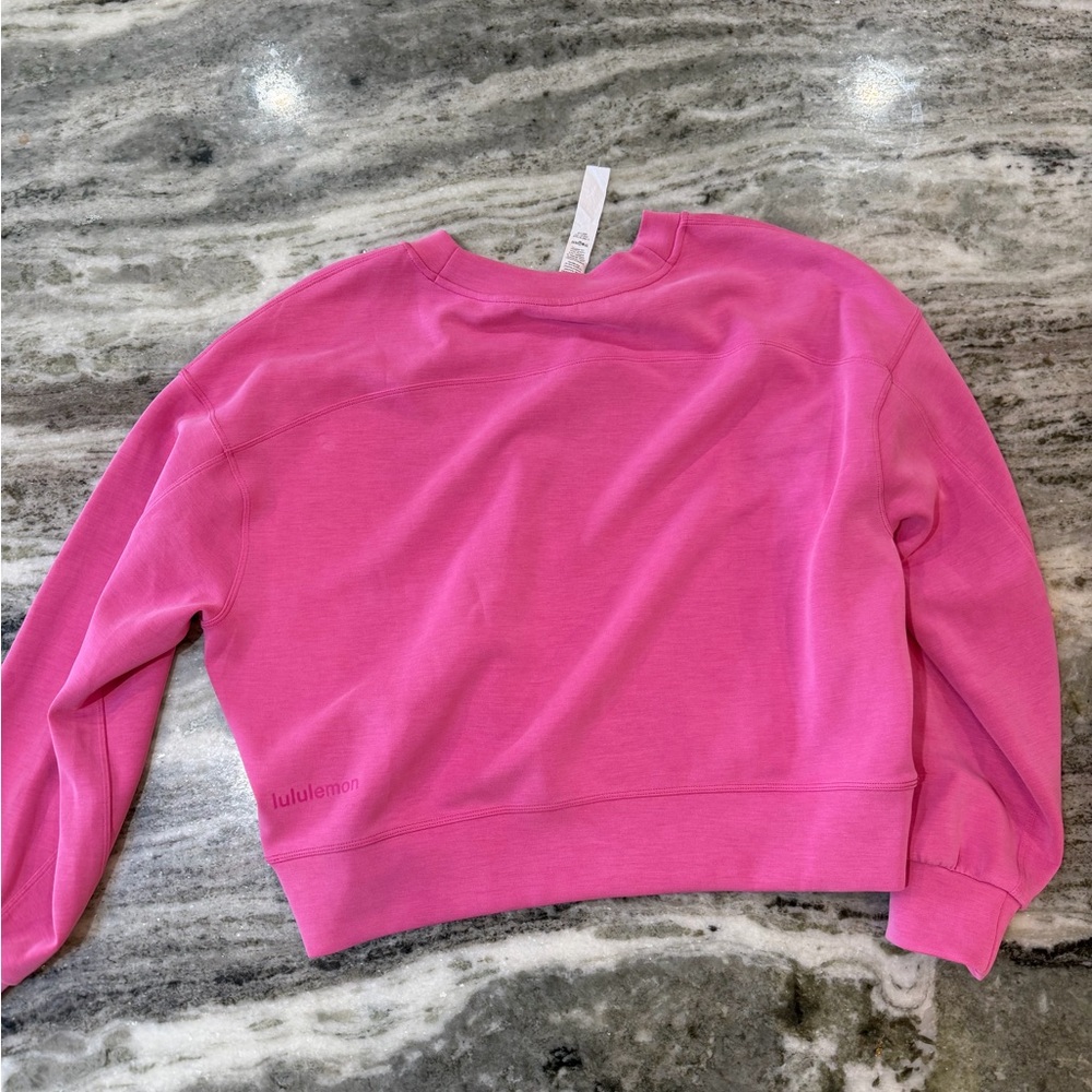 Lululemon Softstreme Perfectly Oversized Cropped Crew
Sonic Pink - Picture 10 of 10